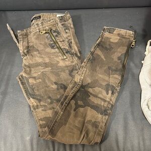 Zara Basic Camouflage Cargo Pants with Zipper details